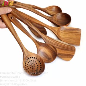 Wooden kitchen utensil set