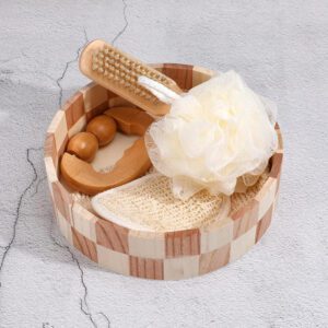 Body gift set with natural bath sponge, exfoliating bath gloves, pumice stone, and wooden brush displayed in a wooden bowl.