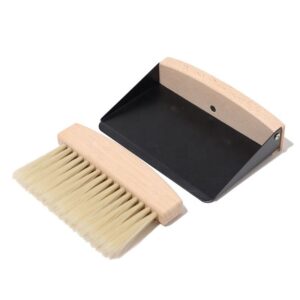 JEYGO small dustpan and brush set made with wooden handle and natural bristles, ideal for quick cleanups.