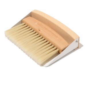 JEYGO small dustpan and brush set made with wooden handle and natural bristles, ideal for quick cleanups.