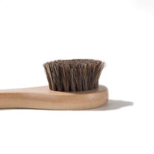 JEYGO wooden facial cleansing brush with natural boar bristles, designed for daily face washing and gentle exfoliation.