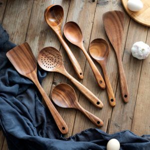 JEYGO Wooden Cooking Utensil Set, perfect for your kitchen with ergonomic wooden handles and durable wooden spoons.