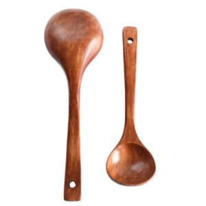 JEYGO wooden soup spoon made from solid natural wood, suitable for everyday cooking and dining use.