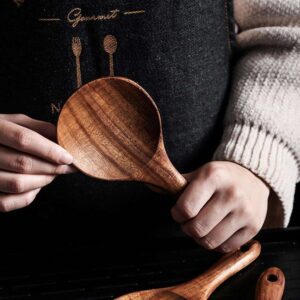 JEYGO wooden rice spoon made from solid wood, designed for daily cooking and serving.