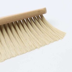 JEYGO wooden dust brush with long handle and soft bristles, suitable for home surfaces and car interior dusting.
