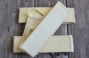 JEYGO Flax Loofah Back Scrubber, an ideal tool for deep cleansing and skin rejuvenation, made with sustainable materials.