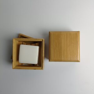 JEYGO bamboo soap box with removable lid and drainage base for hygienic soap storage.