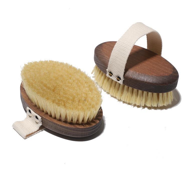 A high-quality sisal brush with beech wood handle, designed for cellulite removal and skin rejuvenation.