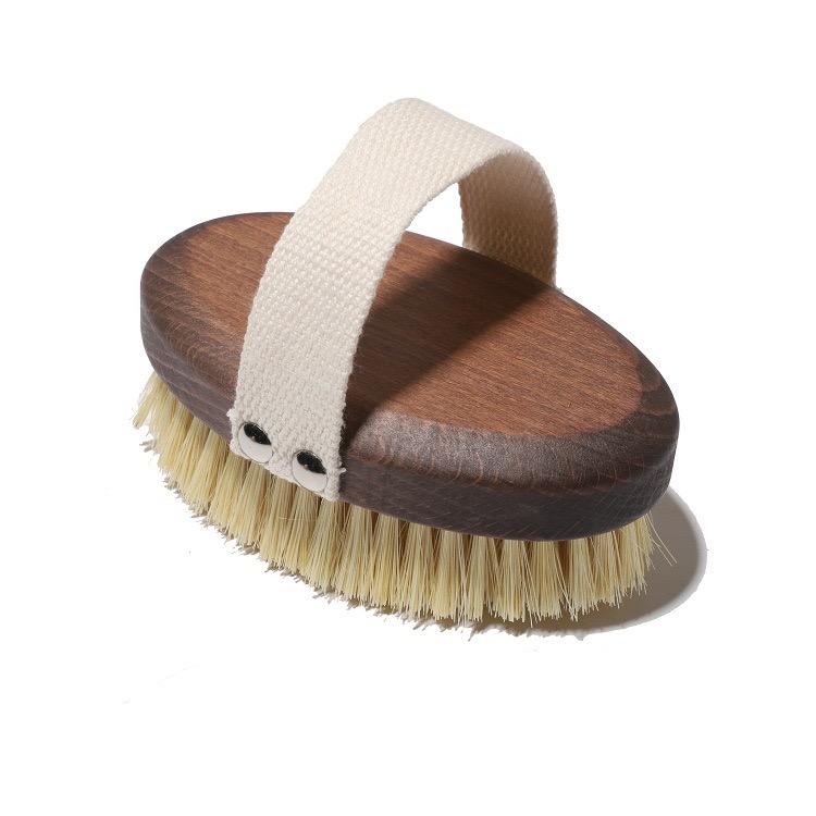 A high-quality sisal brush with beech wood handle, designed for cellulite removal and skin rejuvenation.
