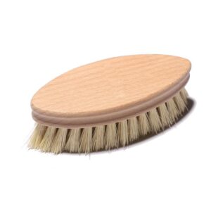 Two oval wooden dishwashing brushes with natural sisal bristles, one bamboo-toned and one beech-toned, shown on a white background.