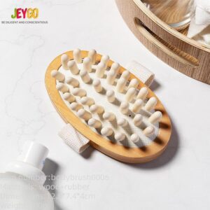 Gently exfoliate and invigorate your skin with our eco-friendly Dry Brush for Body. Made from sustainable wood and rubber, it removes dead skin and stimulates circulation, perfect for daily use. As a trusted bath brush manufacturer in China, we provide high-quality brushes designed for your skincare routine.