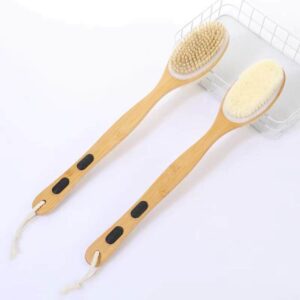 Shower brush with long handle made of wood and natural bristles, suitable for back and body cleansing.