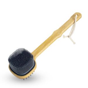 Silicone massage brush with a long wooden handle, featuring soft silicone bristles for bathing, exfoliation, and body massage.long-handled bath brush