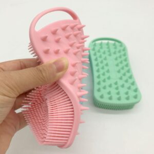 Soft bath brush made of silicone, designed as a massaging tool for dry skin and daily cleaning bath use.