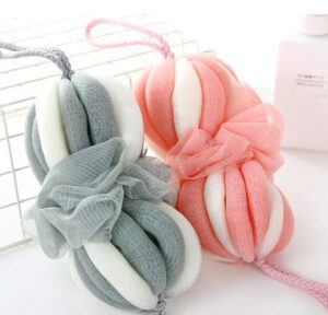 This soft loofah bath sponge is made from PE material and designed for comfortable body cleaning and light exfoliation. The extended shape allows easy reach across the back, helping improve daily shower routines. Its soft texture creates a rich lather while gently removing surface impurities. Suitable for everyday use and ideal for bath sponge manufacturer supply.
