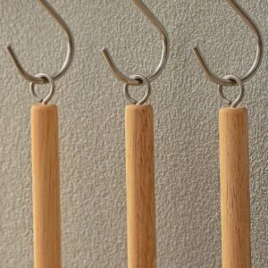 Long handle dish brush with beech wood handle and sisal bristles for cleaning kitchen utensils