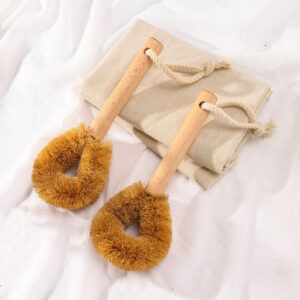 Beech wood handle cleaning brush with coconut fiber bristles for scrubbing bottles and kitchenware