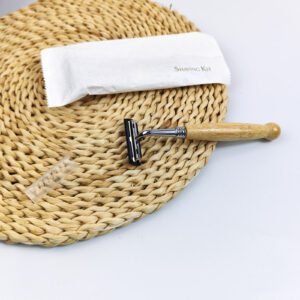 Eco-friendly bamboo-handled razor with stainless steel double-layer blade for precise body and face shaving