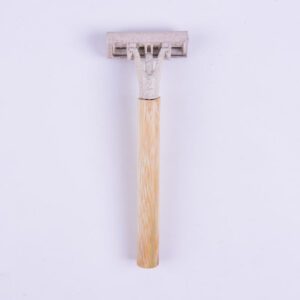 Triple blade razor with natural wooden handle, eco-friendly shaving tool for face grooming, travel shaving razor for daily use