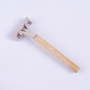 Triple blade razor with natural wooden handle, eco-friendly shaving tool for face grooming, travel shaving razor for daily use