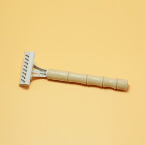 Upgrade your grooming routine with the Eco Friendly Bamboo Razor, featuring twin stainless steel blades for a precise and smooth shave. The sustainable bamboo handle offers comfort and durability, making this razor ideal for everyday face use. With JEYGO’s customization options, low MOQ, and consistent delivery, this razor is perfect for B2B clients seeking eco-friendly, high-quality shaving products. Whether for personal use or wholesale orders, it combines functionality, sustainability, and style.