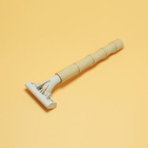 Upgrade your grooming routine with the Eco Friendly Bamboo Razor, featuring twin stainless steel blades for a precise and smooth shave. The sustainable bamboo handle offers comfort and durability, making this razor ideal for everyday face use. With JEYGO’s customization options, low MOQ, and consistent delivery, this razor is perfect for B2B clients seeking eco-friendly, high-quality shaving products. Whether for personal use or wholesale orders, it combines functionality, sustainability, and style.