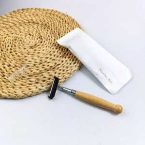 Eco-friendly bamboo-handled razor with stainless steel double-layer blade for precise body and face shaving