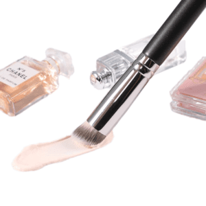 Professional makeup brush with synthetic bristles, wooden handle, and aluminum ferrule, suitable for lip gloss application, concealer blending, and private label cosmetic brands.