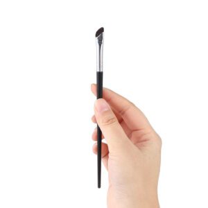 Professional angled eyeliner makeup brush with synthetic bristles, slim black wooden handle, and precision-cut tip for eyebrow definition, eyeliner application, and detailed makeup work.