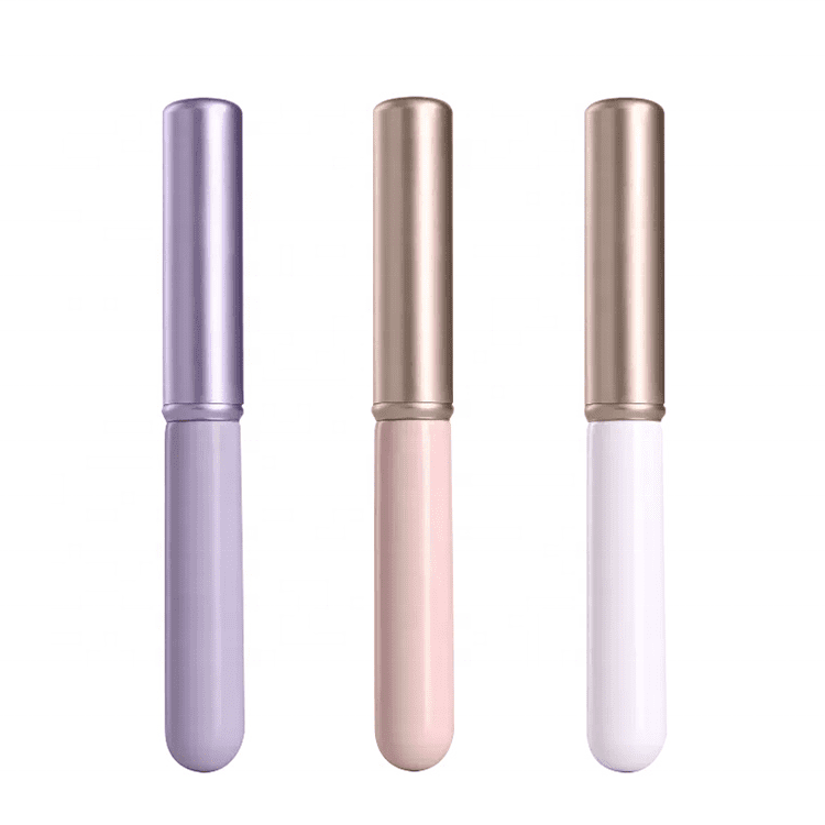 Portable lip brush with protective cap, synthetic bristles, and compact handle, designed for lipstick application, concealer touch-ups, and travel makeup use.