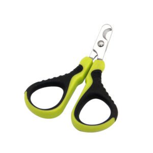 White and pink plastic pet nail clipper for cats and small dogs, safe and ergonomic, ideal for grooming at home.