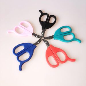 Colorful pet nail clippers for cats, dogs, rabbits, and small animals with sharp carbon steel blades and ergonomic handles.