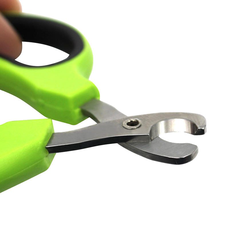 Green-handled stainless steel pet nail clipper for cats and dogs with anti-slip grip, safe and precise trimming tool